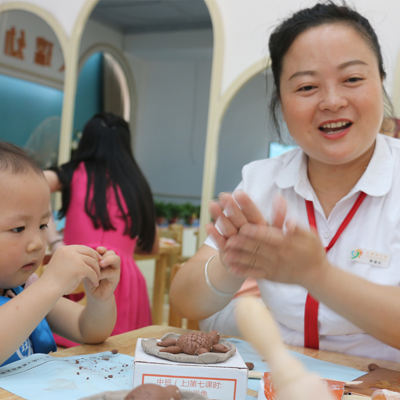 幼儿园陶艺课程捏塑培训拉坯课程培训亲子活动举办